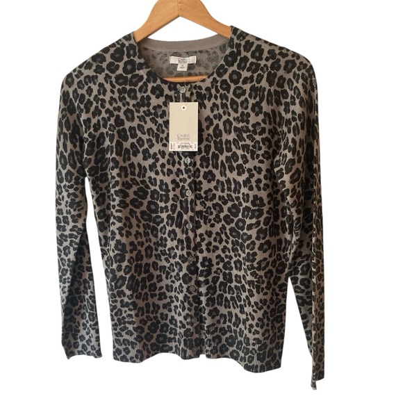 Croft & Barrow Women's Button Lightweight Gray Leopard Animal Print Cardigan XS - Picture 2 of 9
